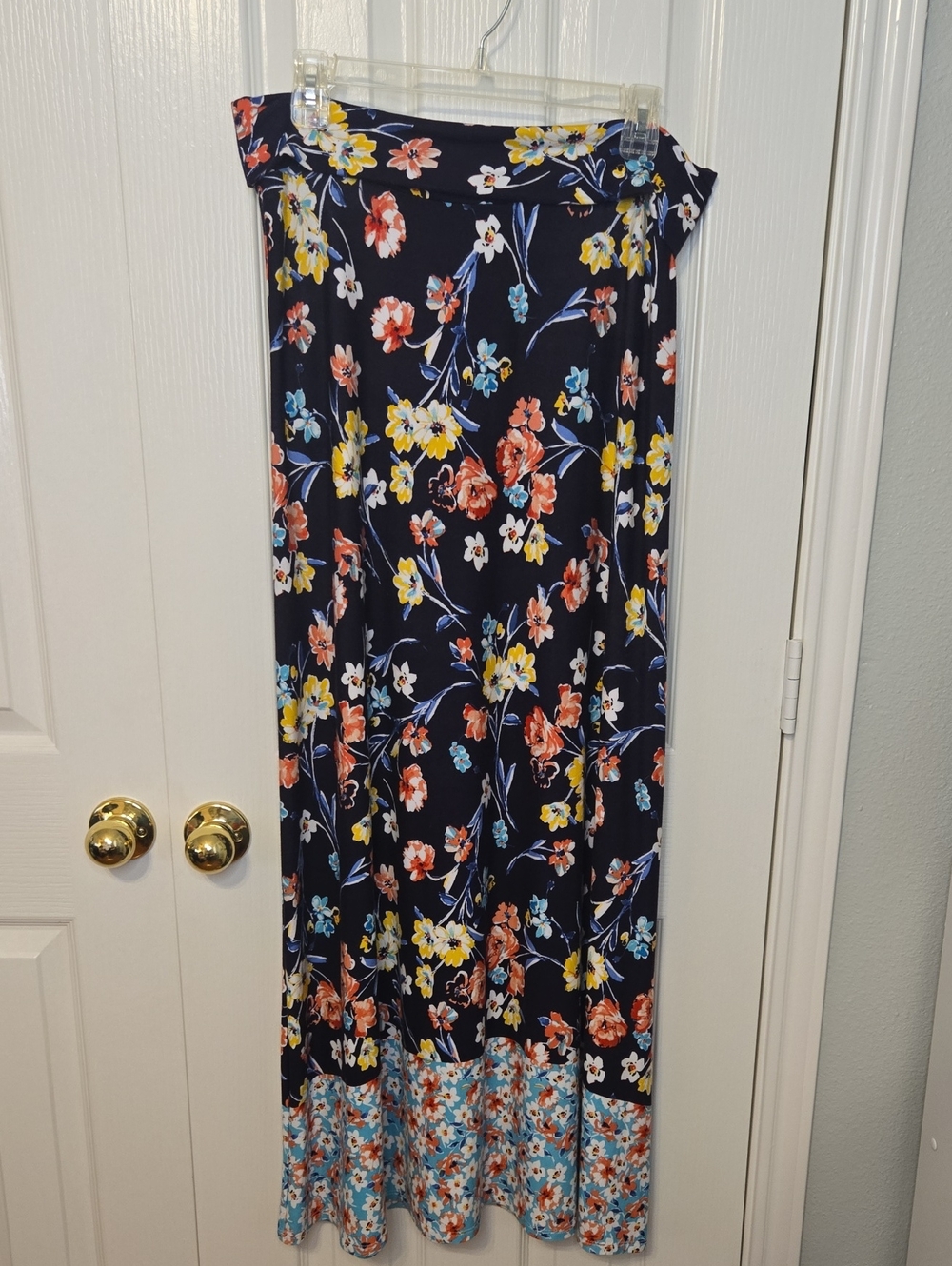Loveappella Navy Floral Maxi Skirt with White, Yellow & Light Blue Blossoms Sz L
